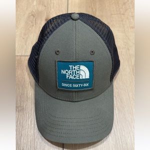 Men’s north face hat